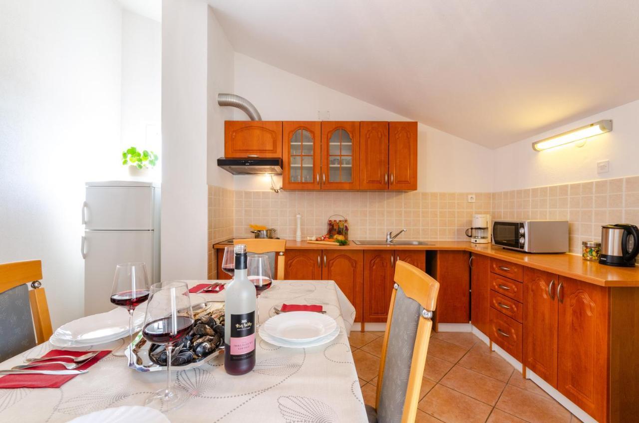 Apartmani Suncica Selce Exterior foto